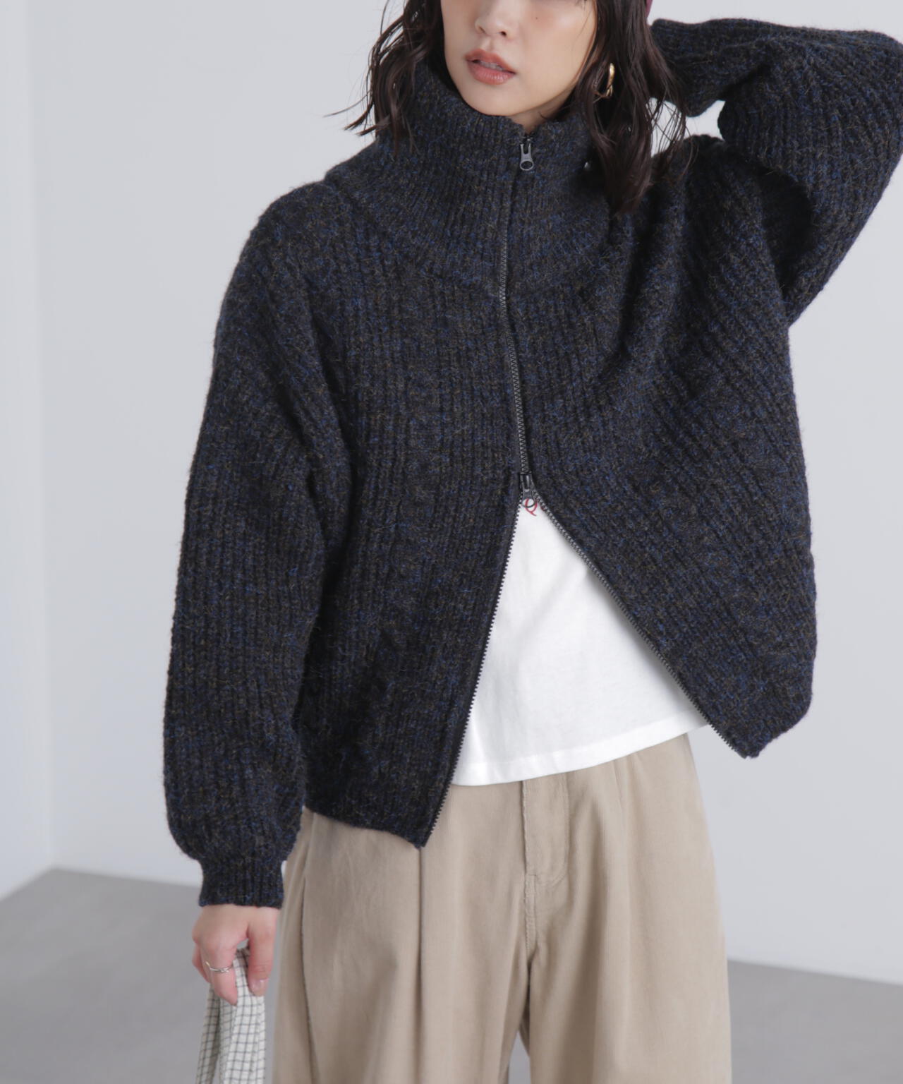 スタンドネックショート丈ジップニットブルゾン