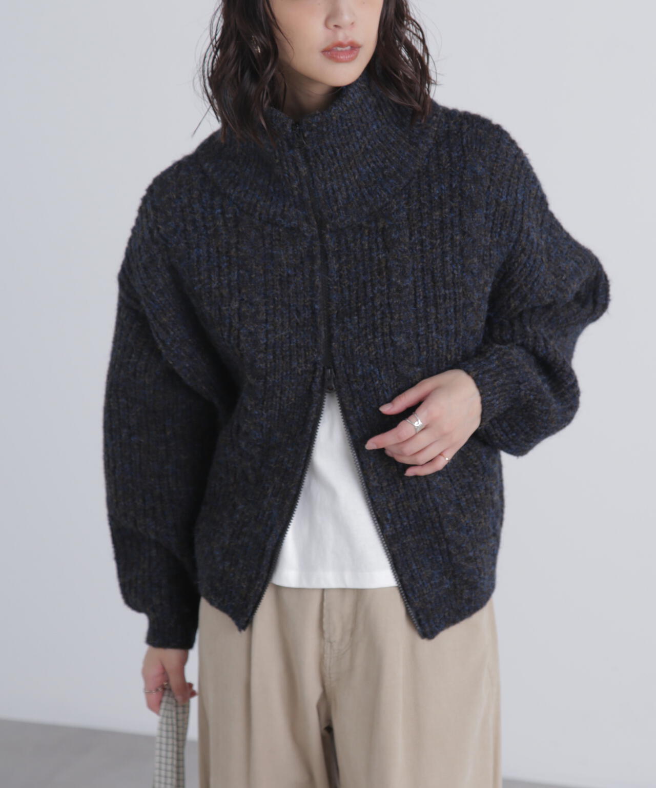 スタンドネックショート丈ジップニットブルゾン