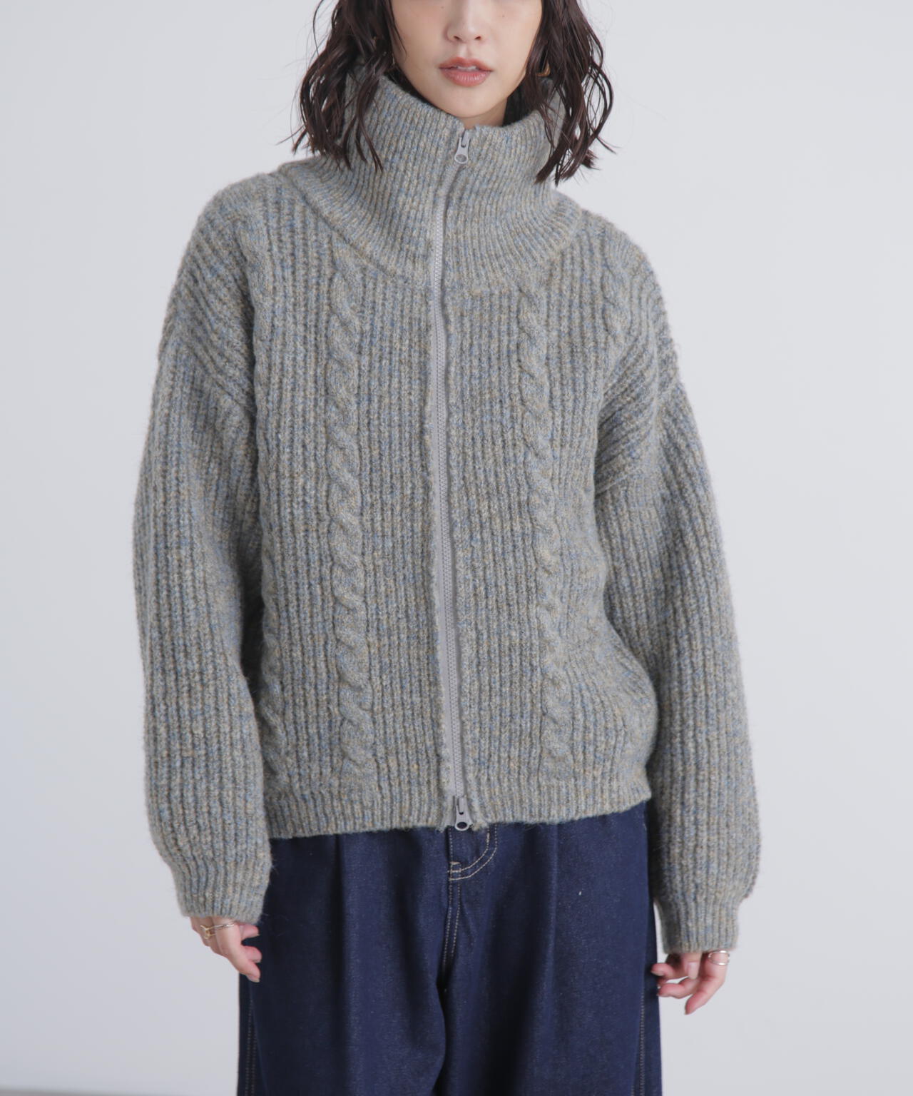 スタンドネックショート丈ジップニットブルゾン