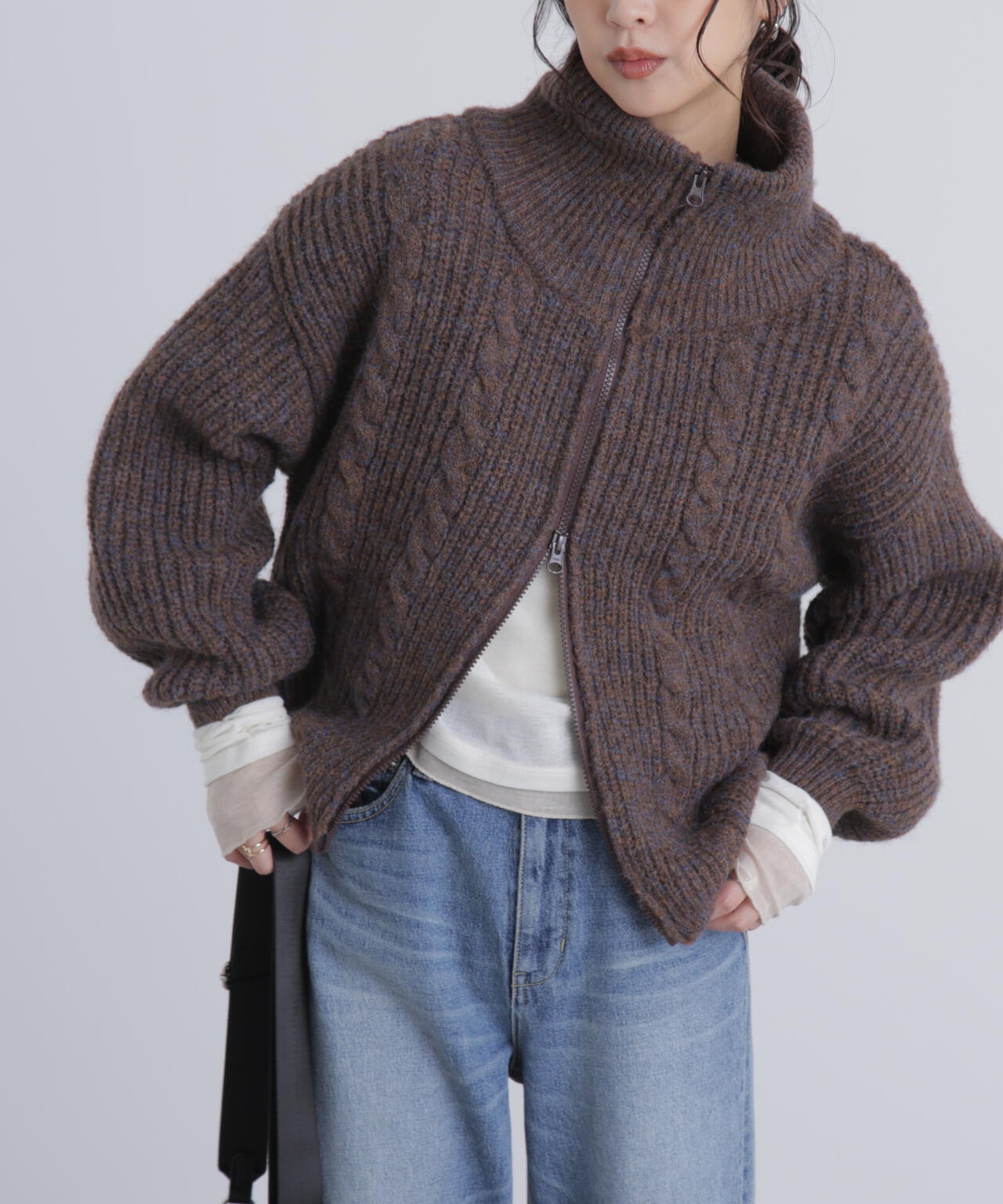 スタンドネックショート丈ジップニットブルゾン