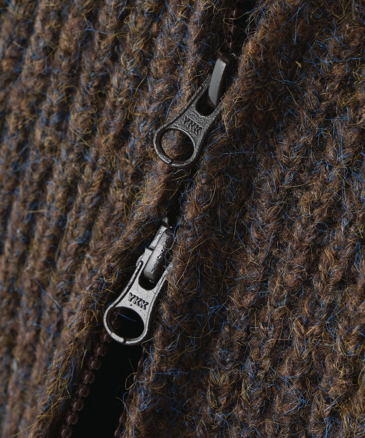 スタンドネックショート丈ジップニットブルゾン