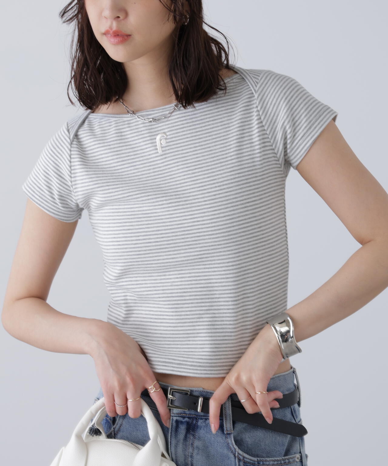 ワンポイント刺繍ボートネックカットソー