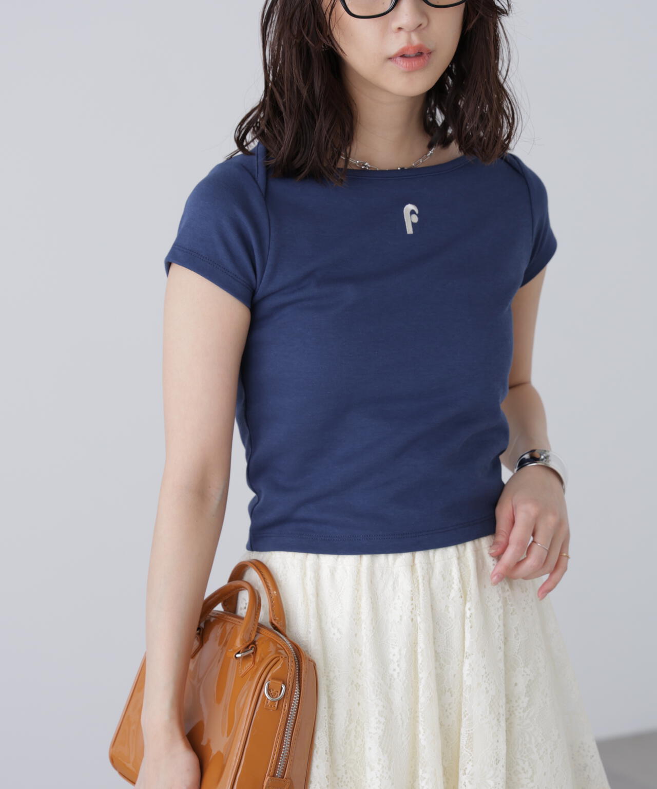 ワンポイント刺繍ボートネックカットソー