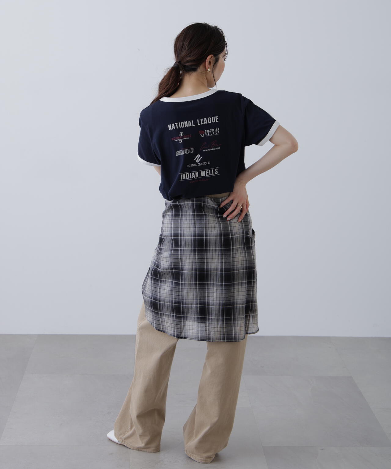 レトロスポーツプリントTシャツ