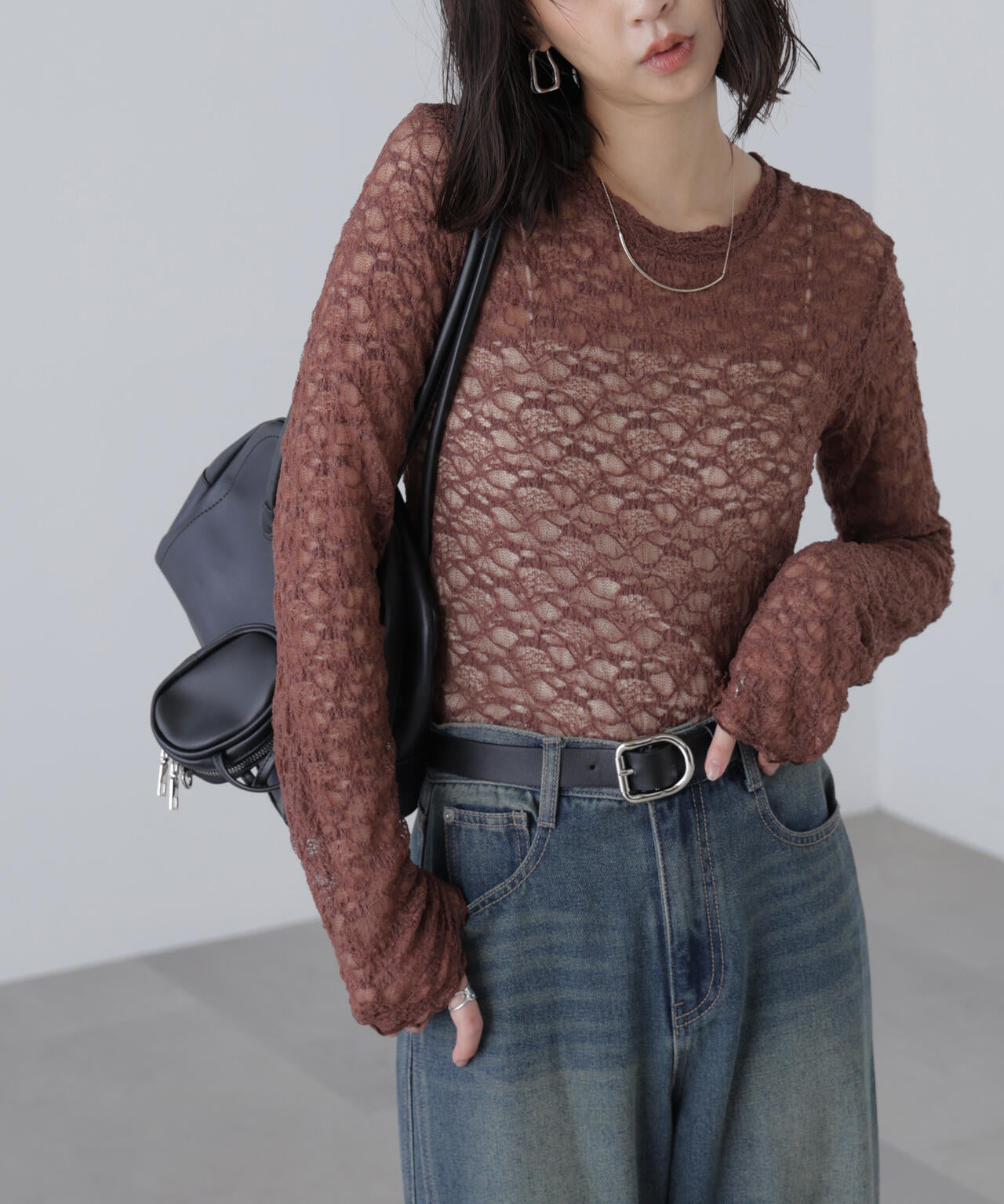 ショート丈レーストップス