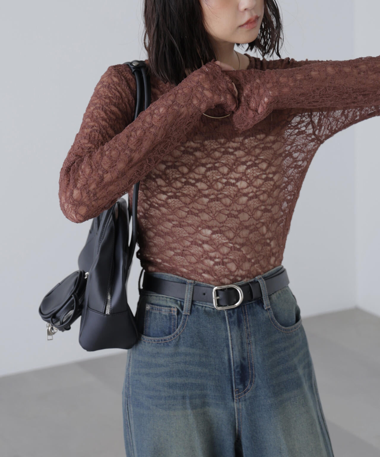 ショート丈レーストップス