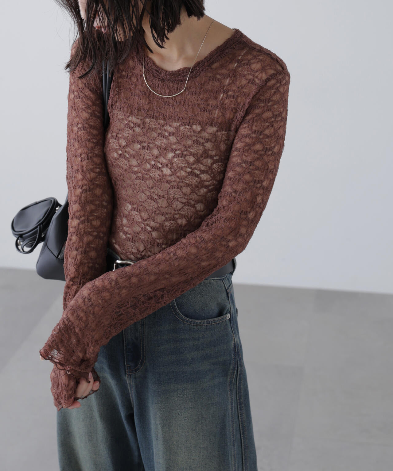 ショート丈レーストップス