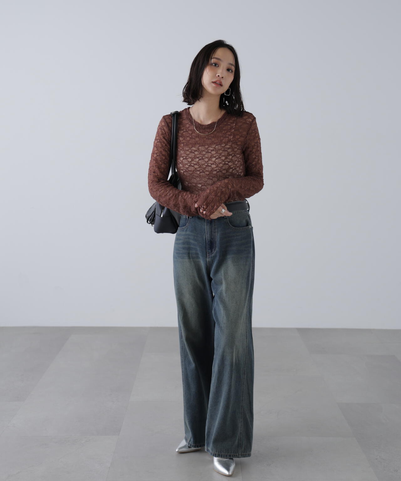 ショート丈レーストップス