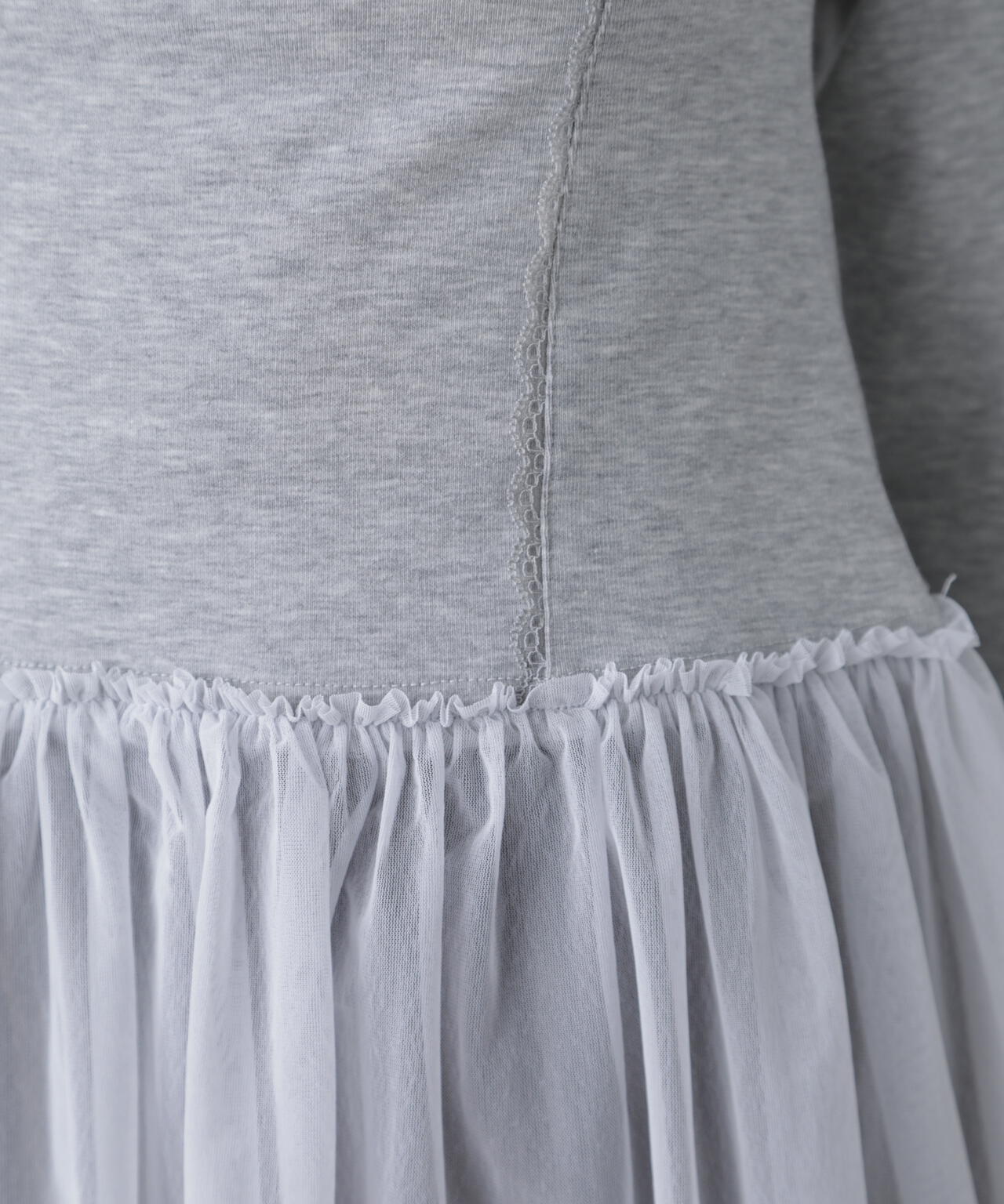 イレヘムチュールドッキングカットソー