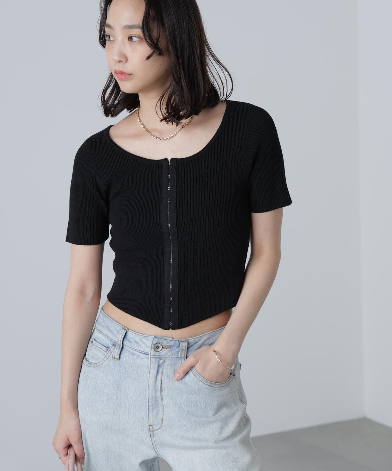 フロントホックリブニット