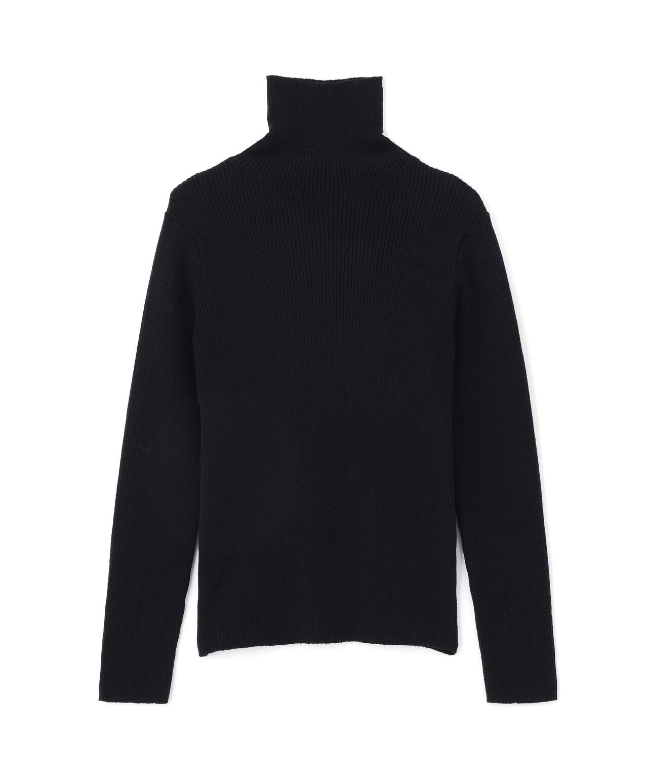 タートルネックリブニット