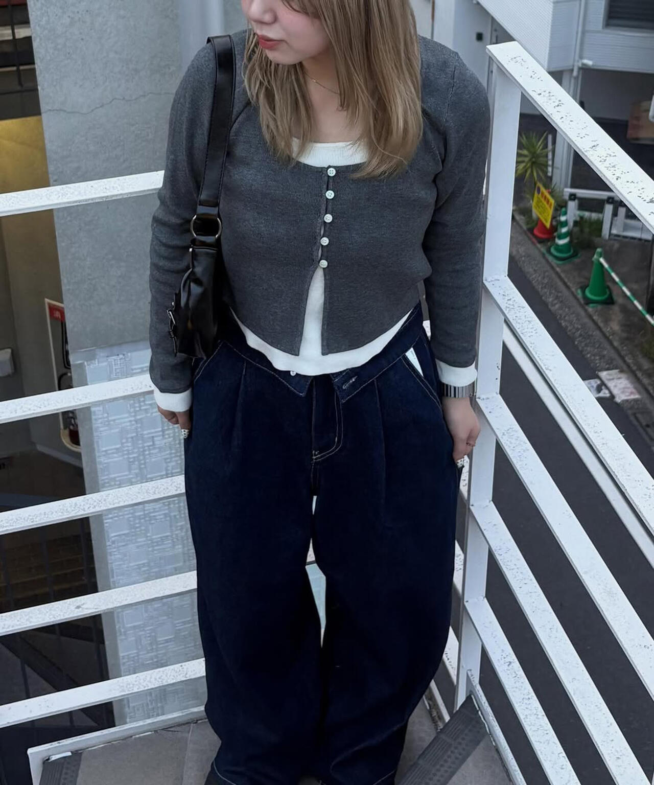 キャミレイヤードクルーネックニット