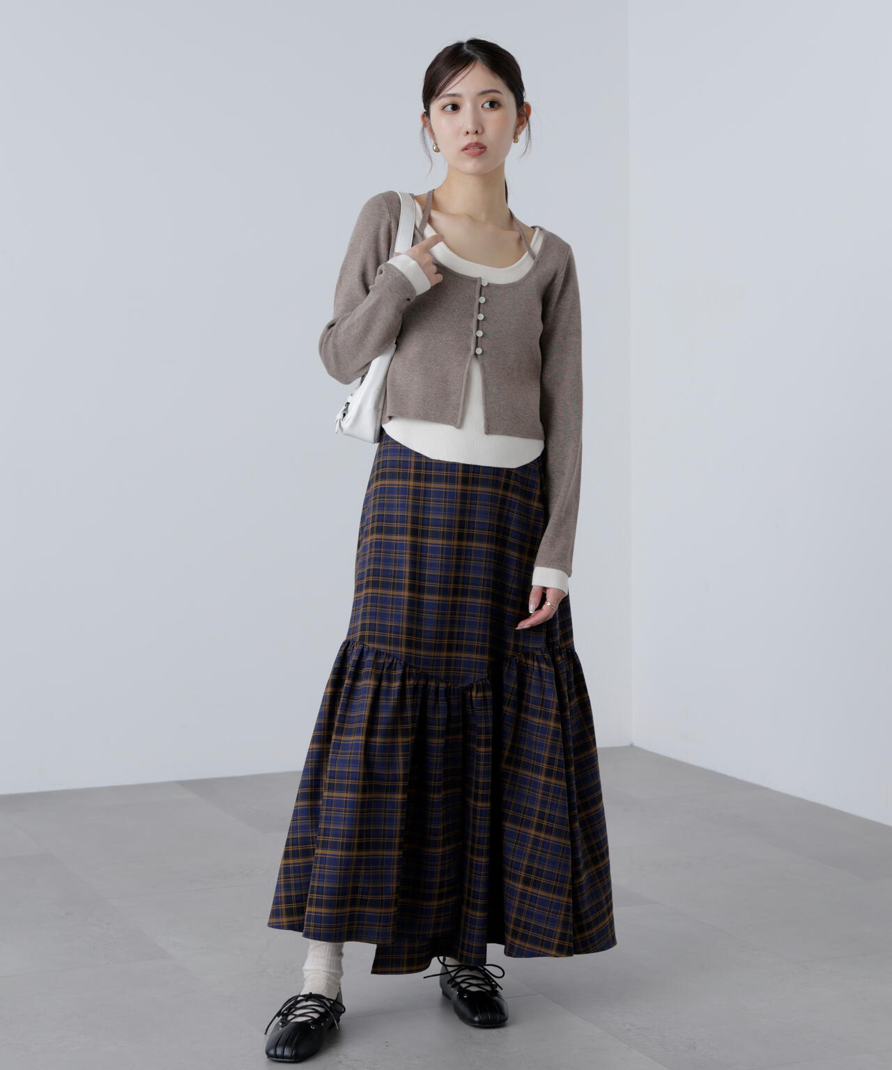 キャミレイヤードクルーネックニット