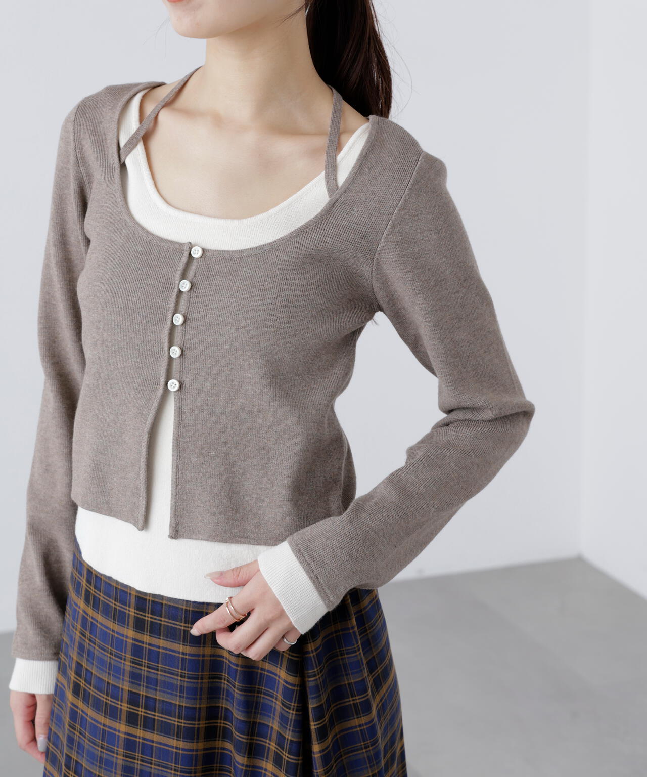 キャミレイヤードクルーネックニット