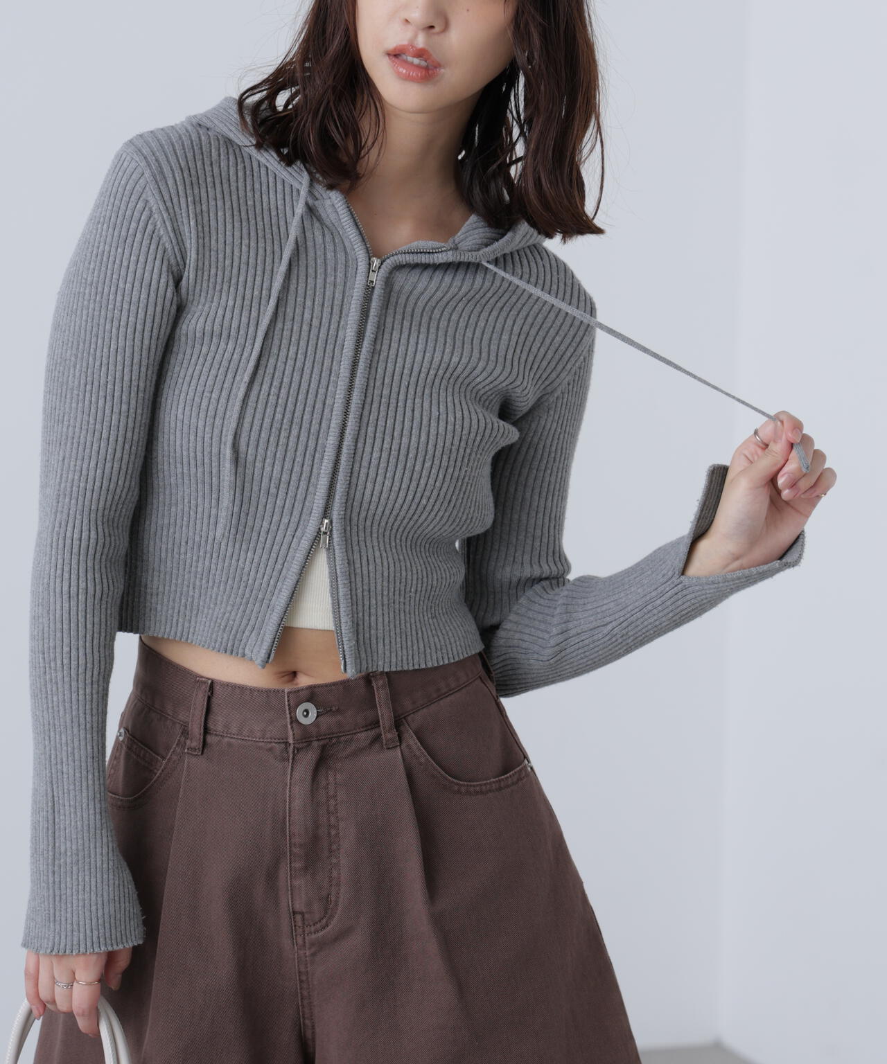 配色リブショート丈ニットパーカー