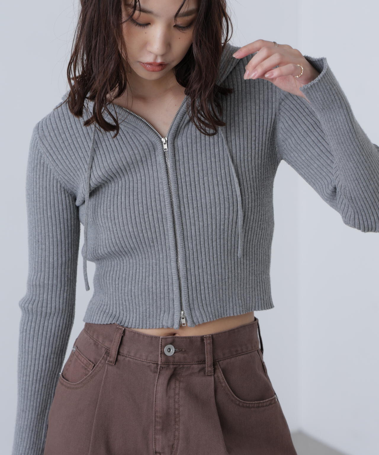 配色リブショート丈ニットパーカー