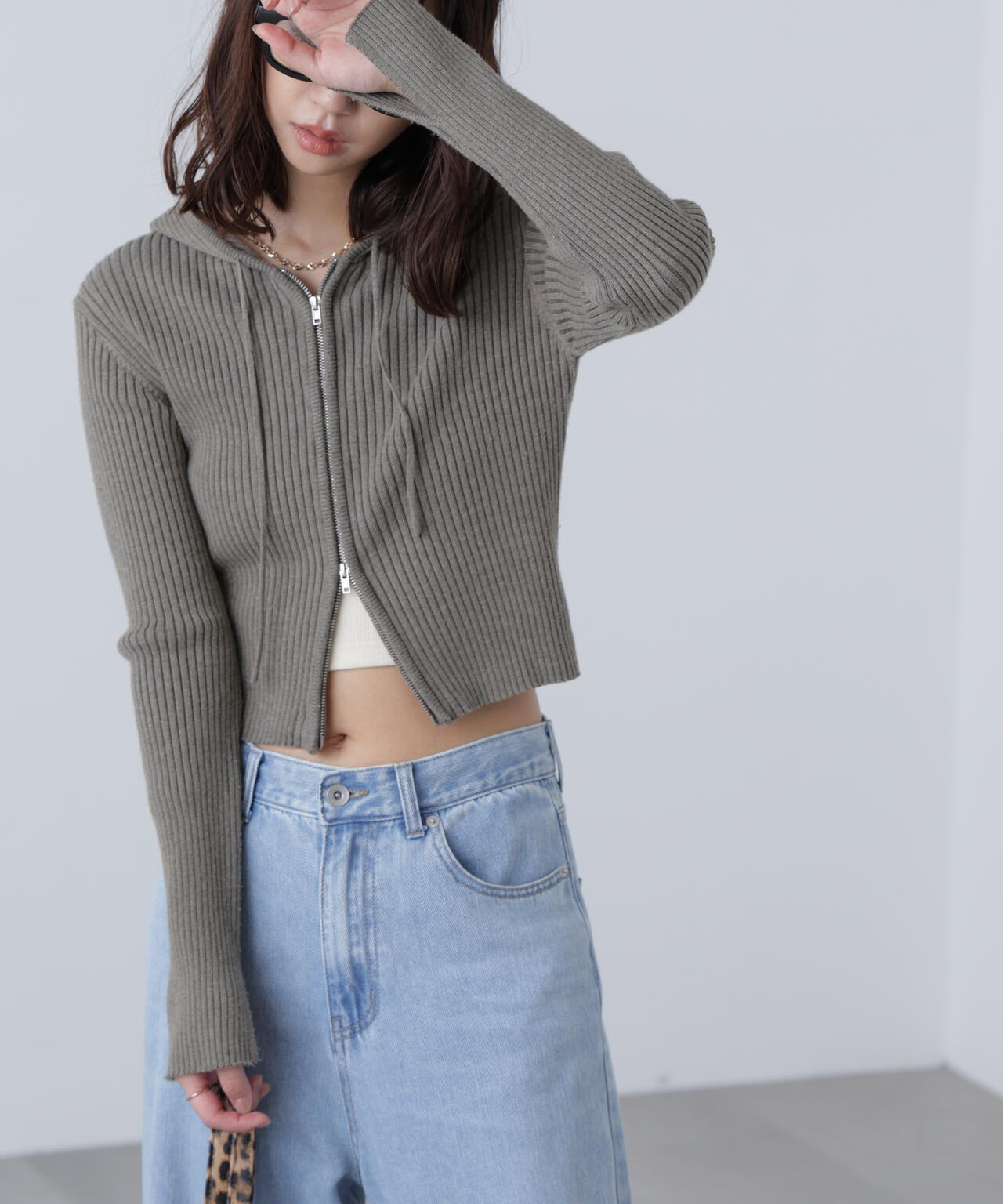 配色リブショート丈ニットパーカー