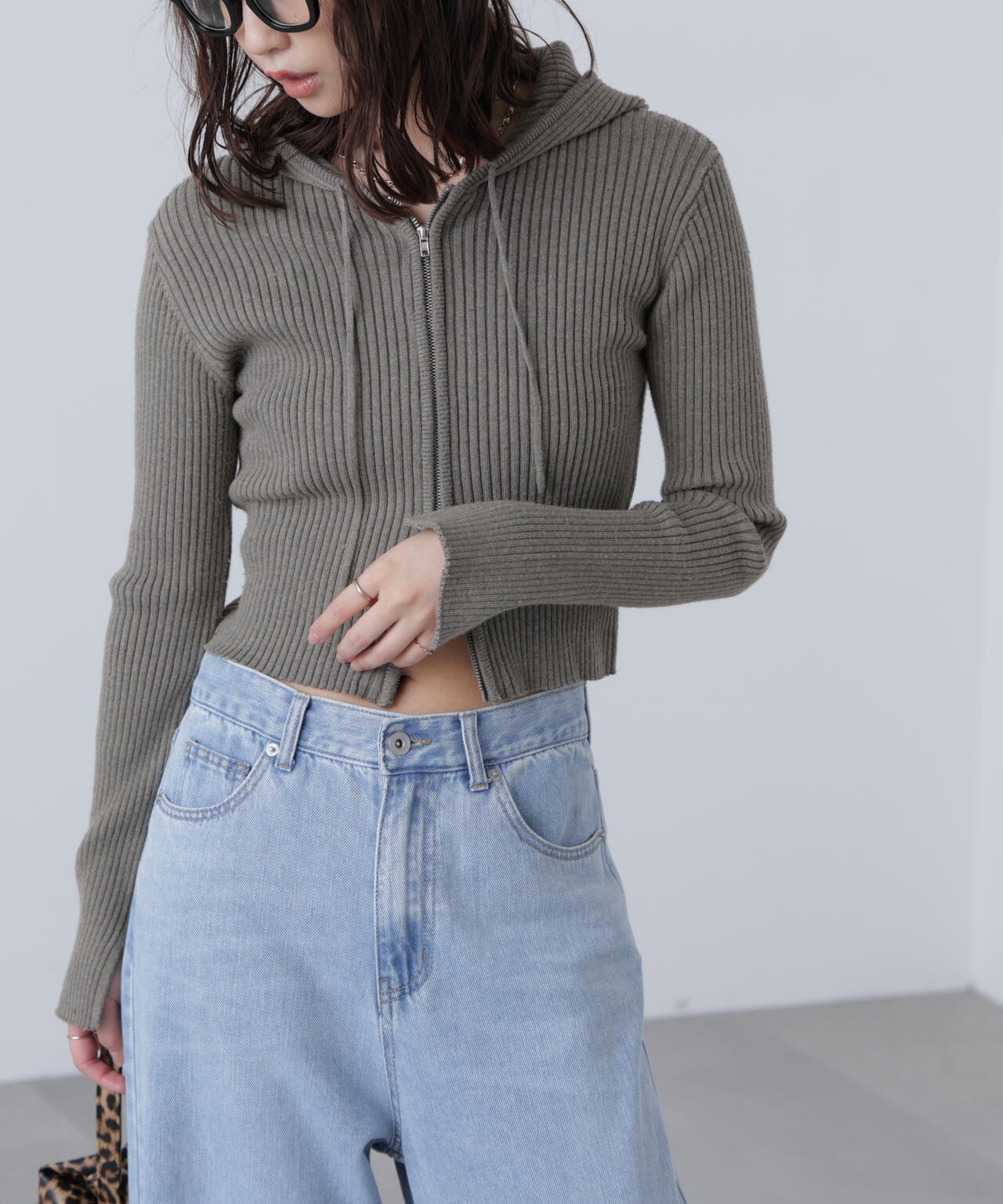 配色リブショート丈ニットパーカー