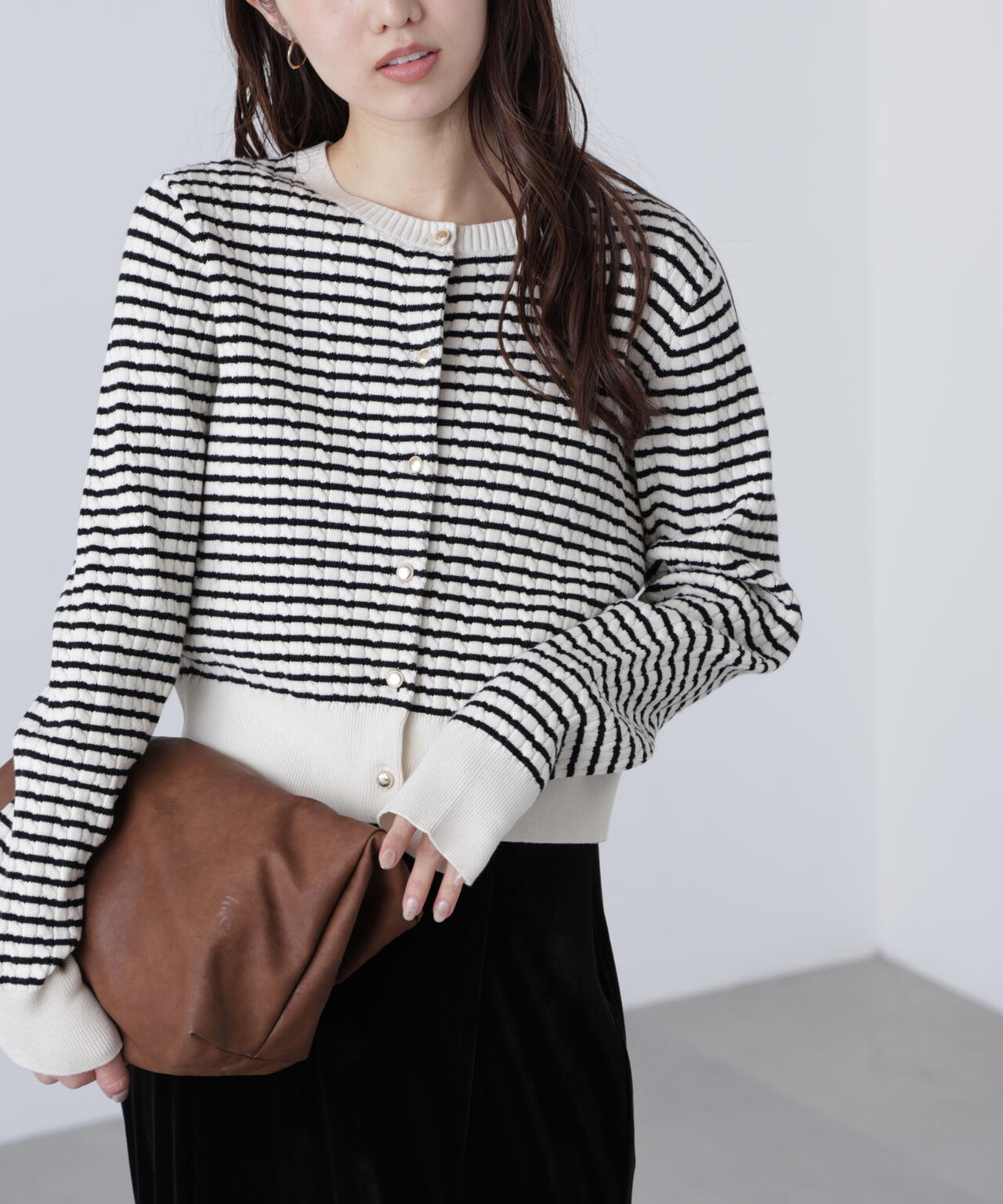 金ボタンミニケーブルカーディガン