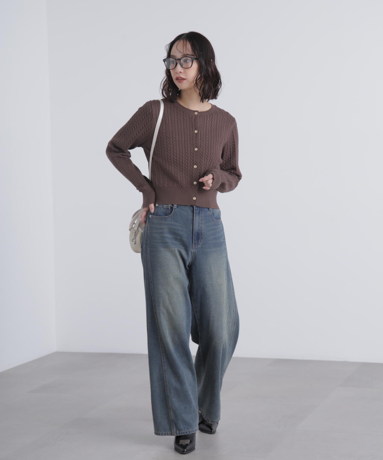 金ボタンミニケーブルカーディガン