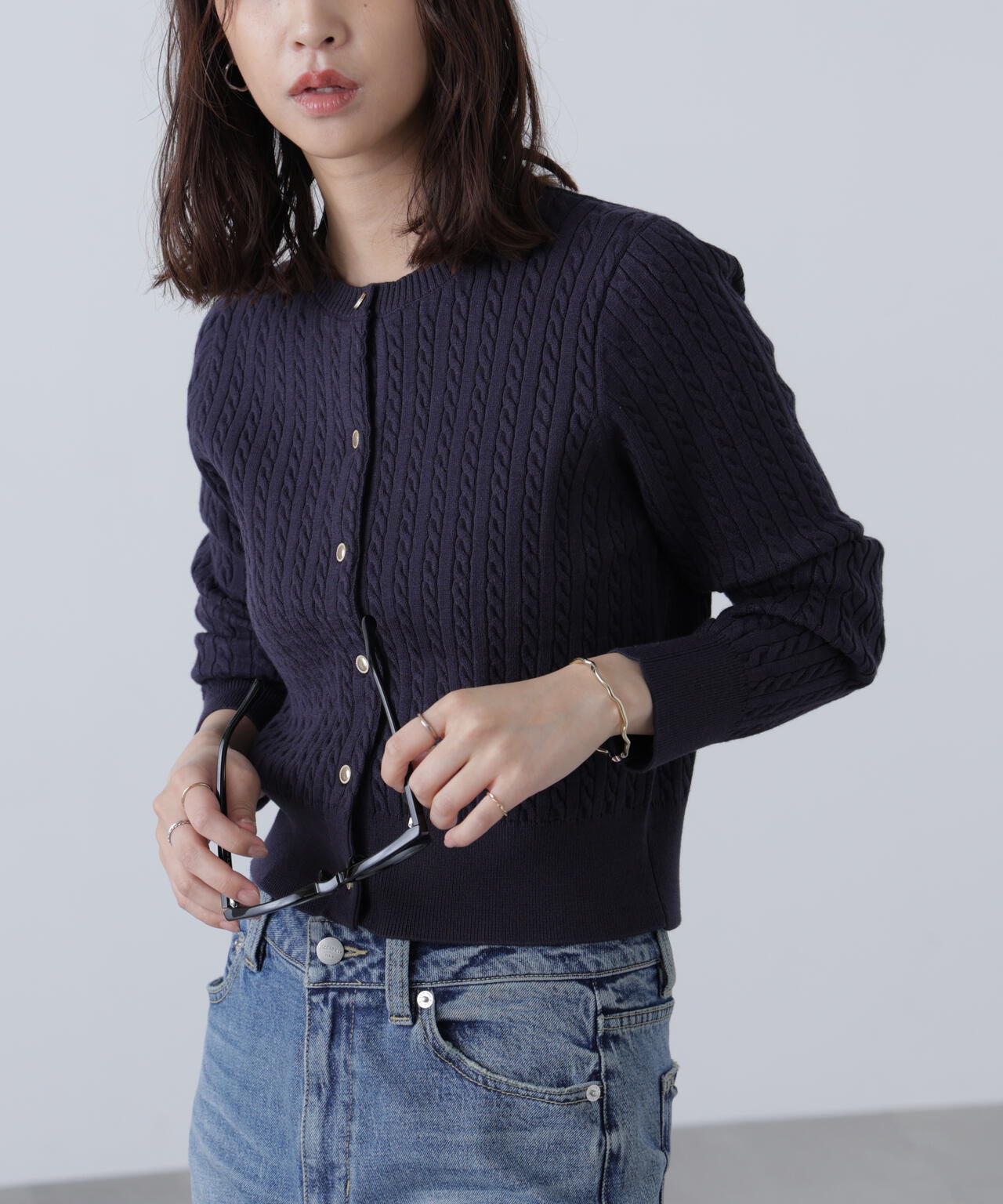 金ボタンミニケーブルカーディガン