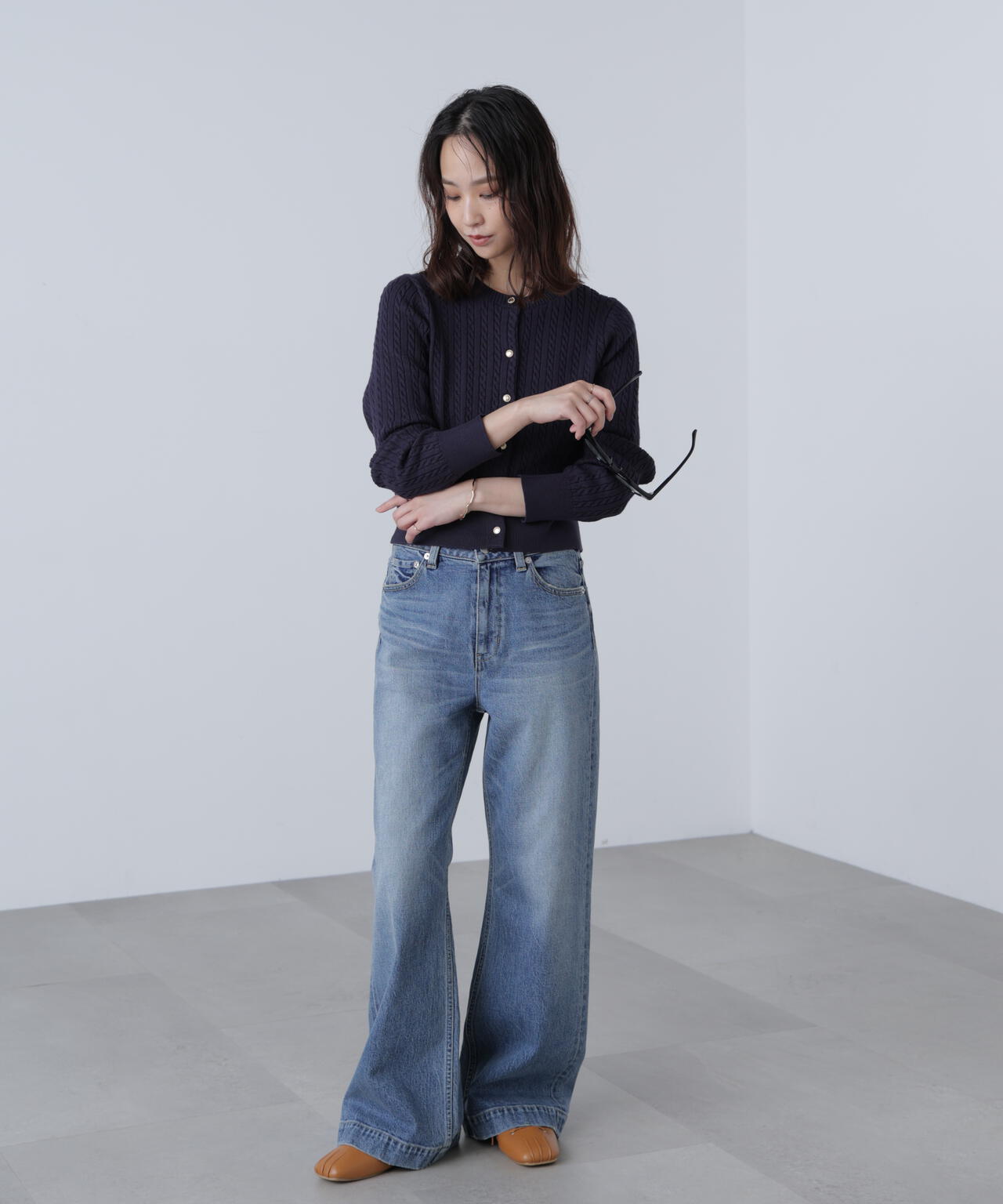 金ボタンミニケーブルカーディガン