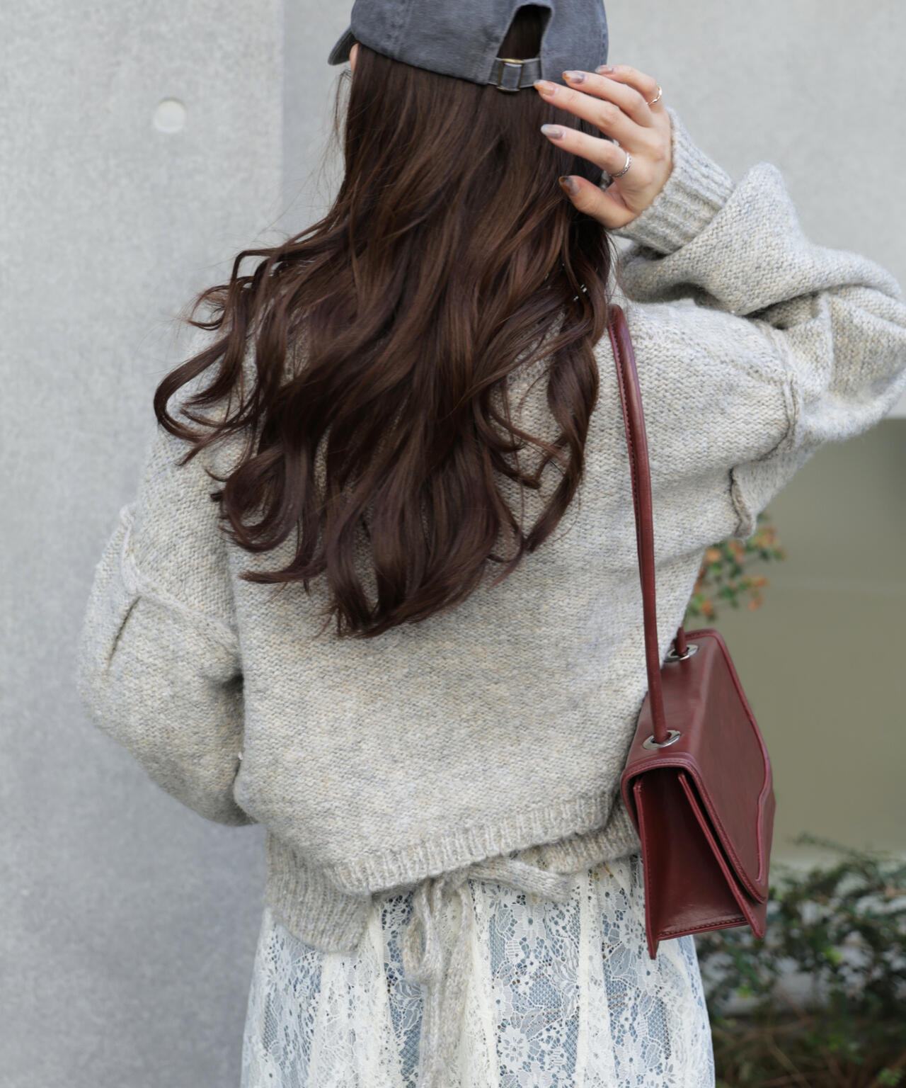 バックリボンショート丈ニット