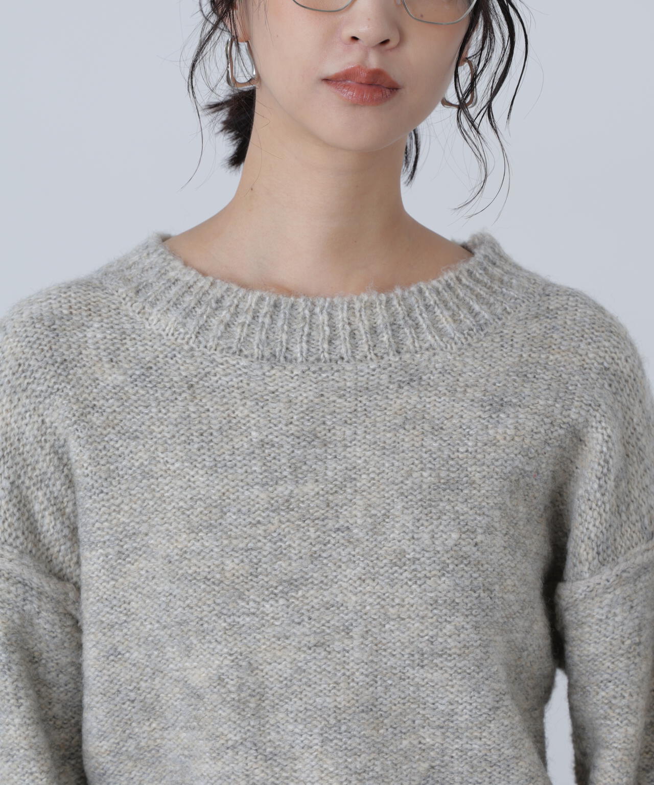 バックリボンショート丈ニット