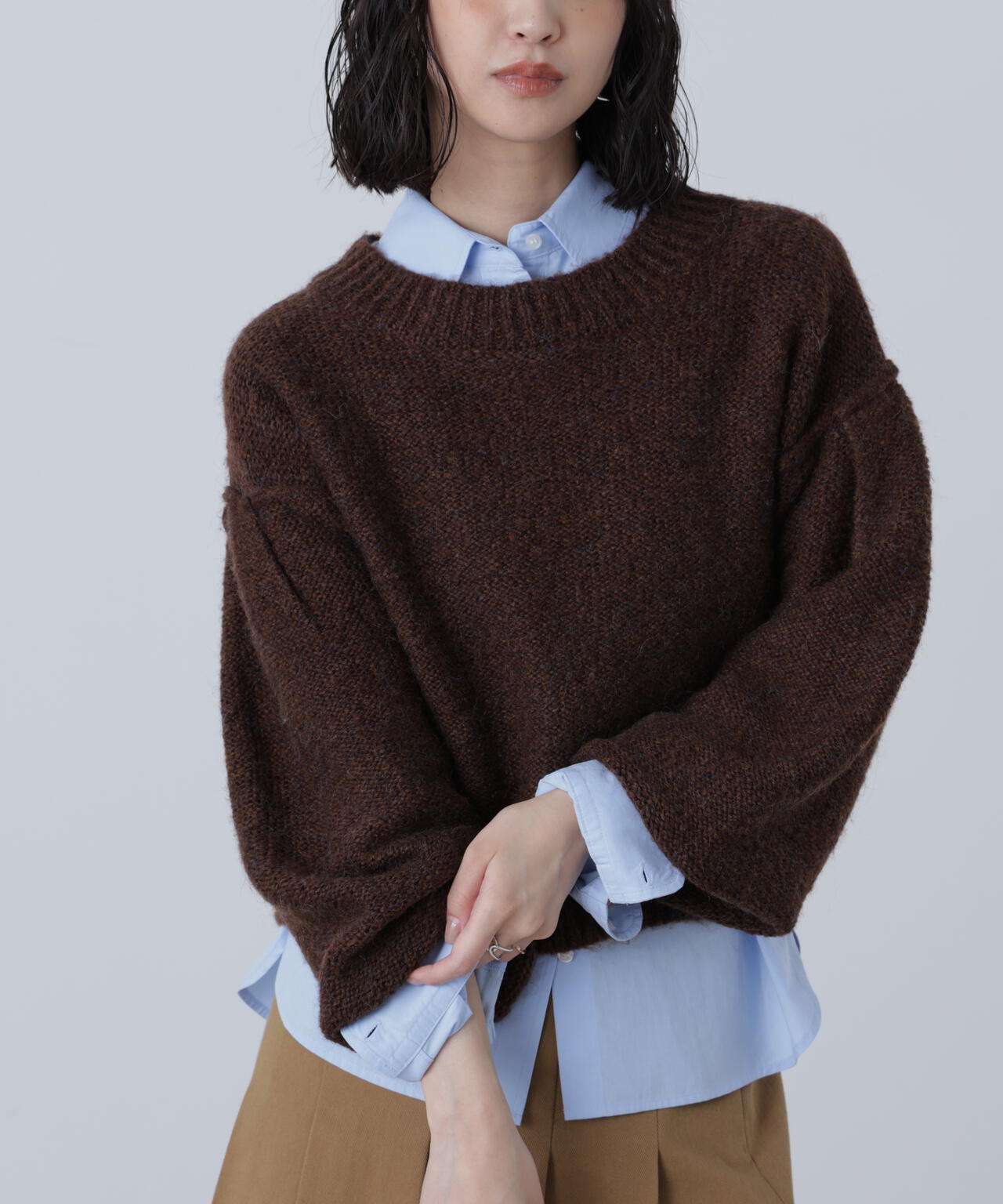 バックリボンショート丈ニット