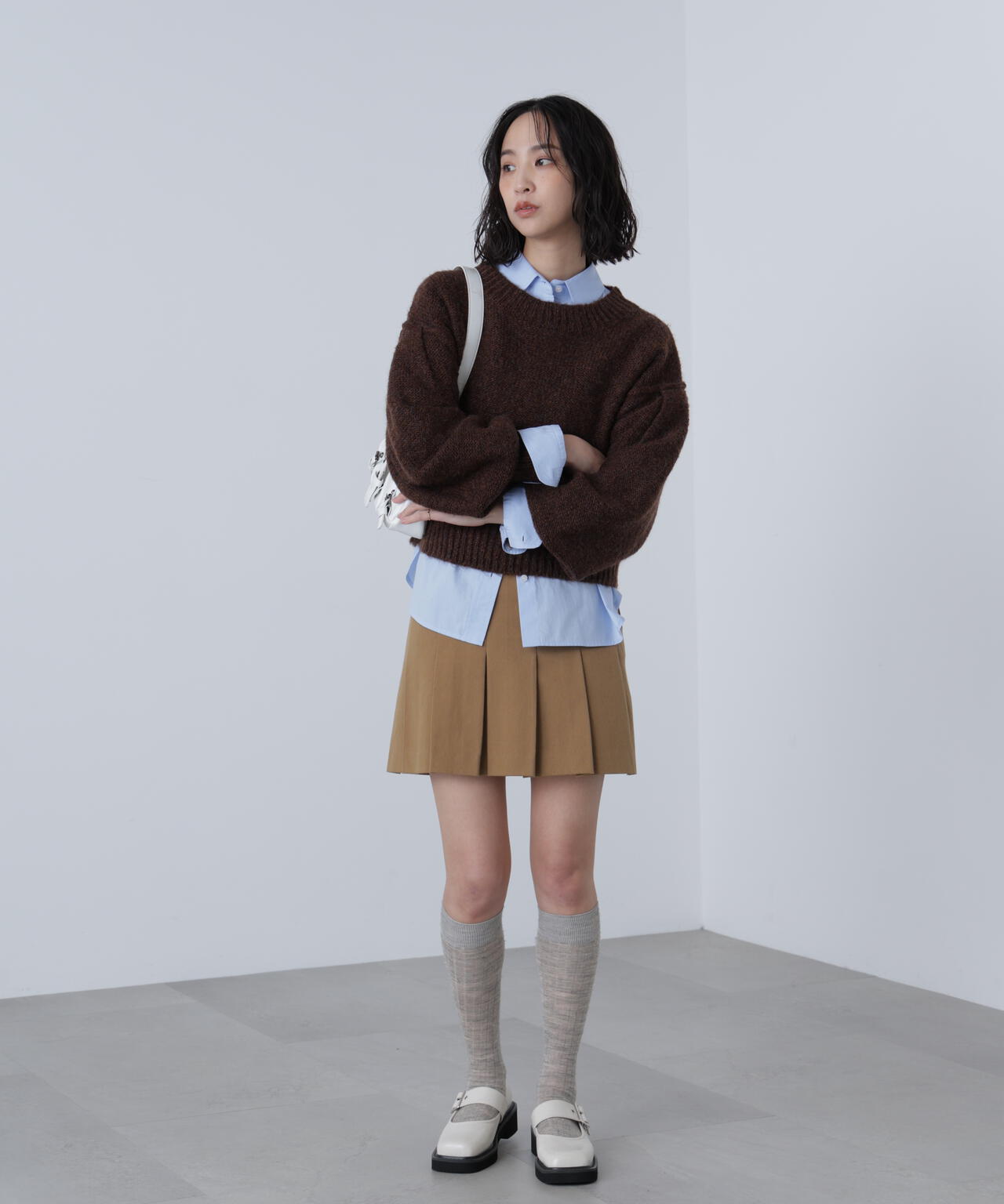 バックリボンショート丈ニット