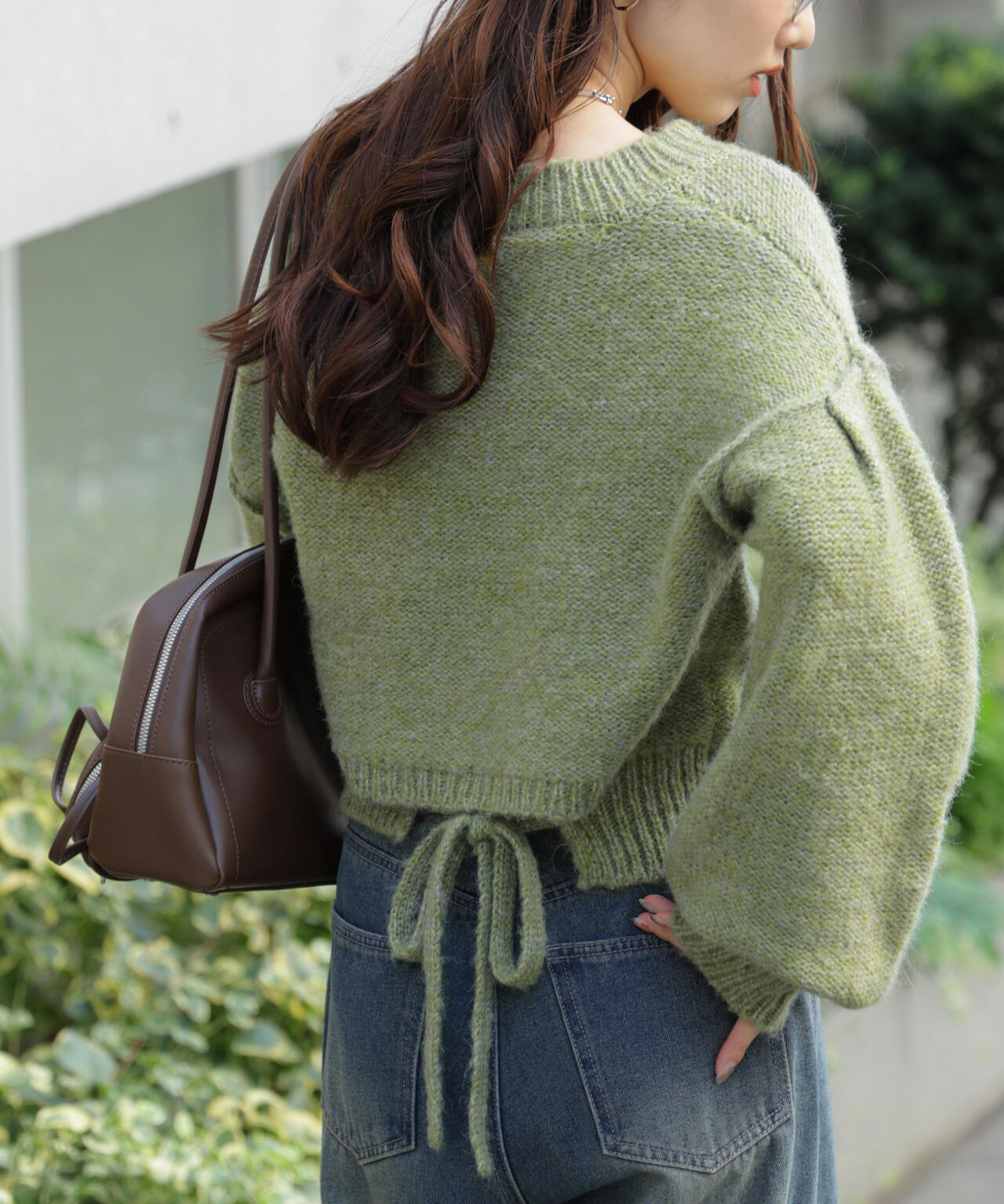 バックリボンショート丈ニット