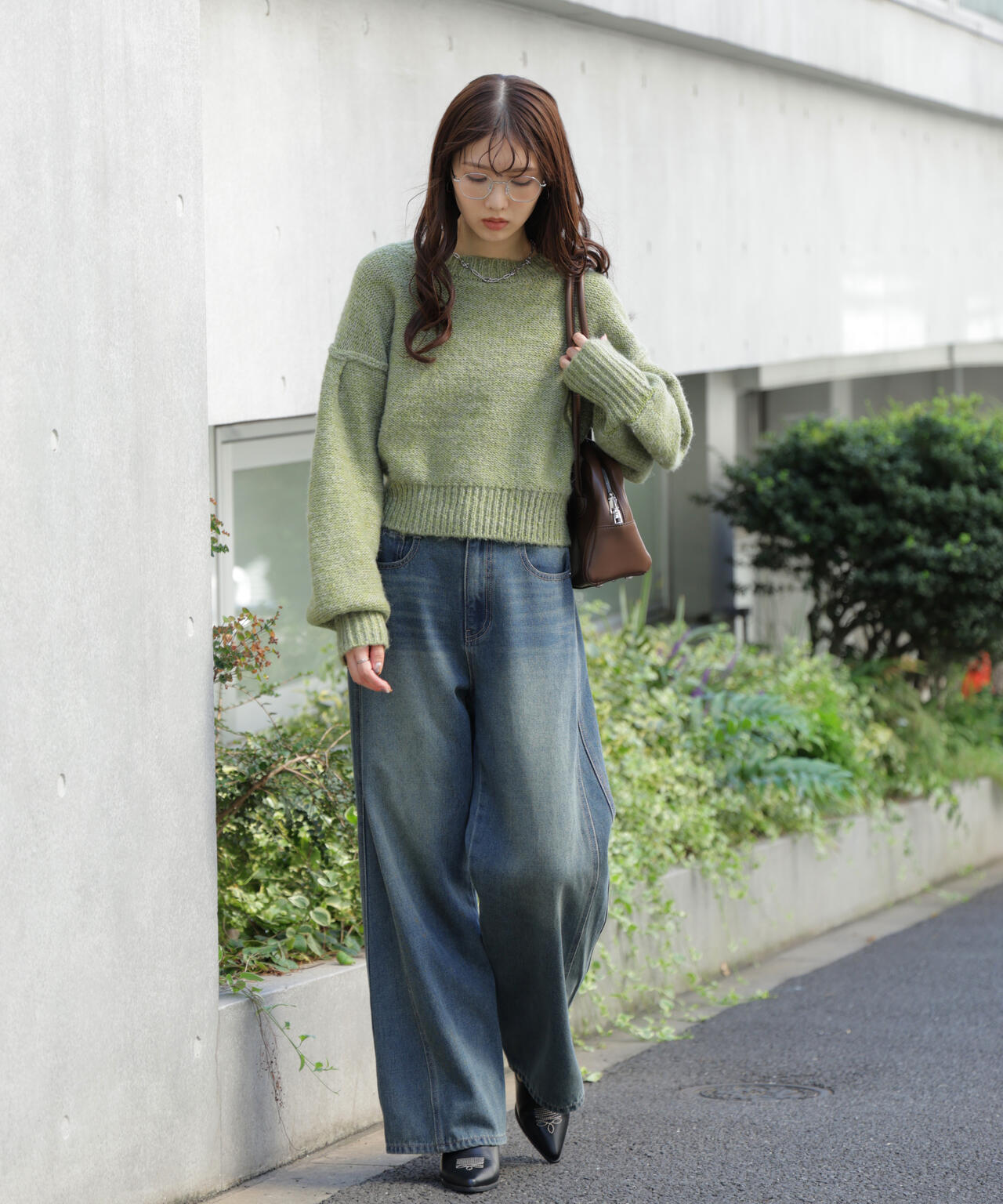 バックリボンショート丈ニット