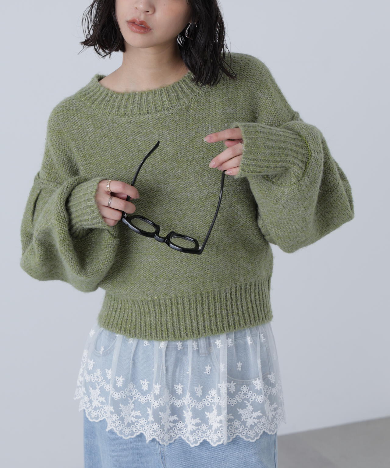 バックリボンショート丈ニット