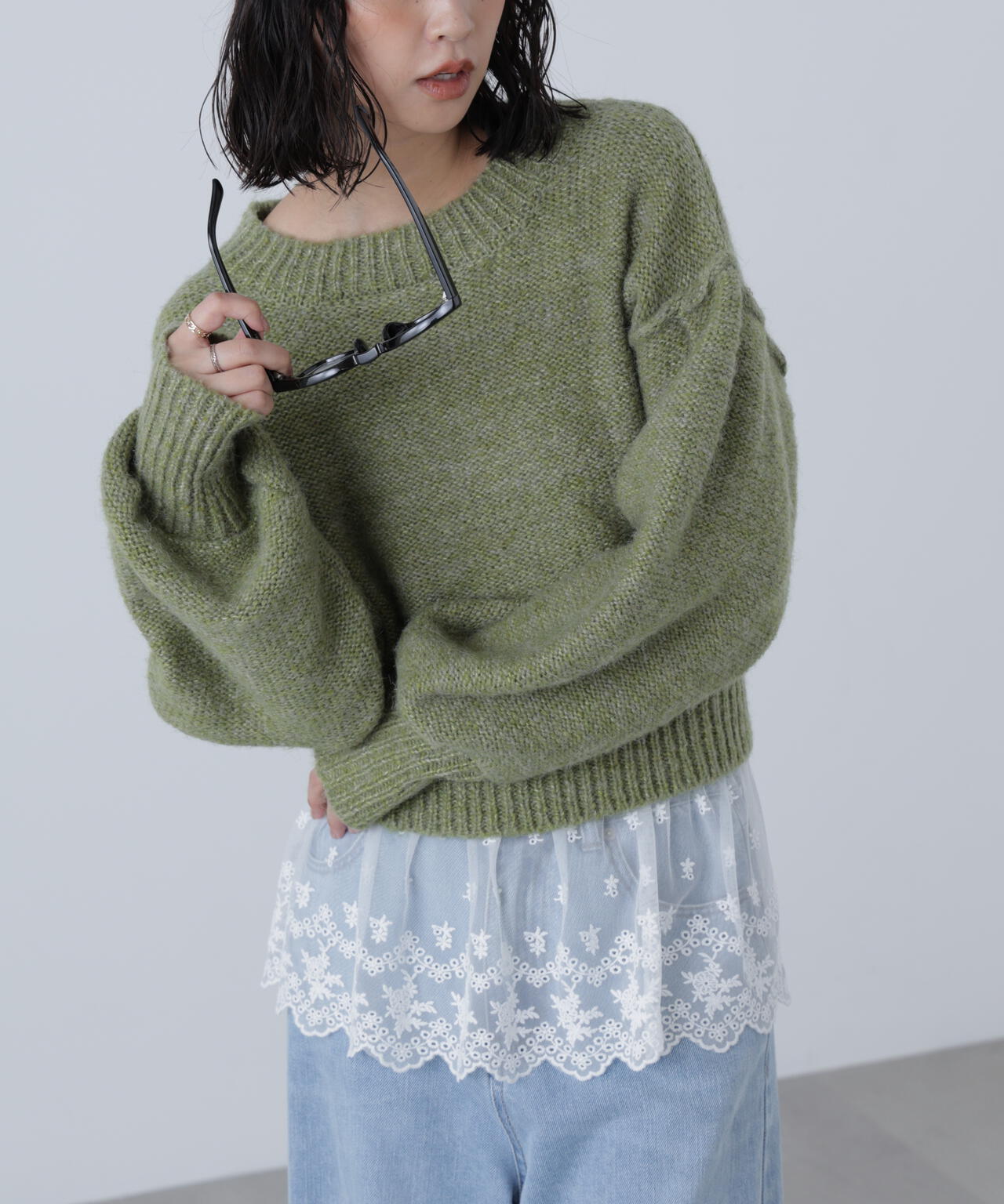 バックリボンショート丈ニット