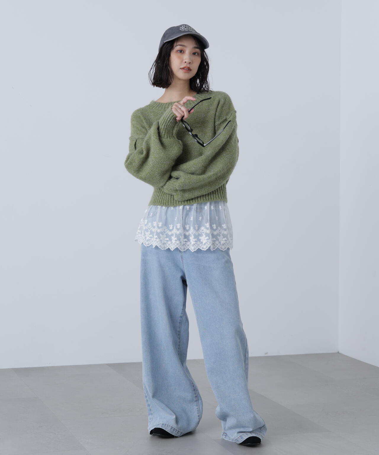 バックリボンショート丈ニット