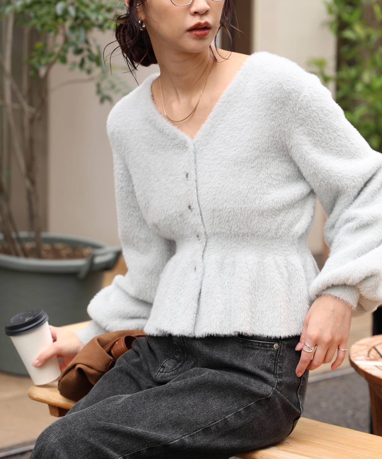 ショートシャギーペプラムニットカーディガン