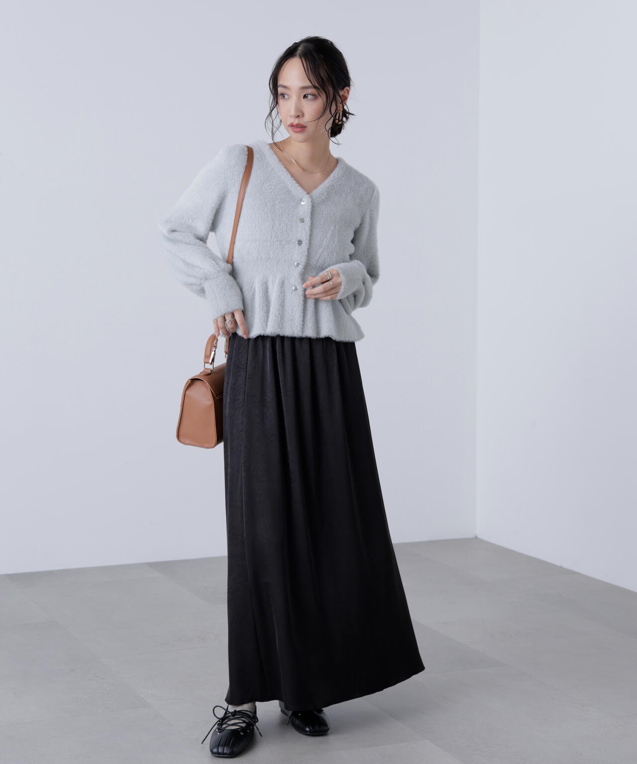 ショートシャギーペプラムニットカーディガン