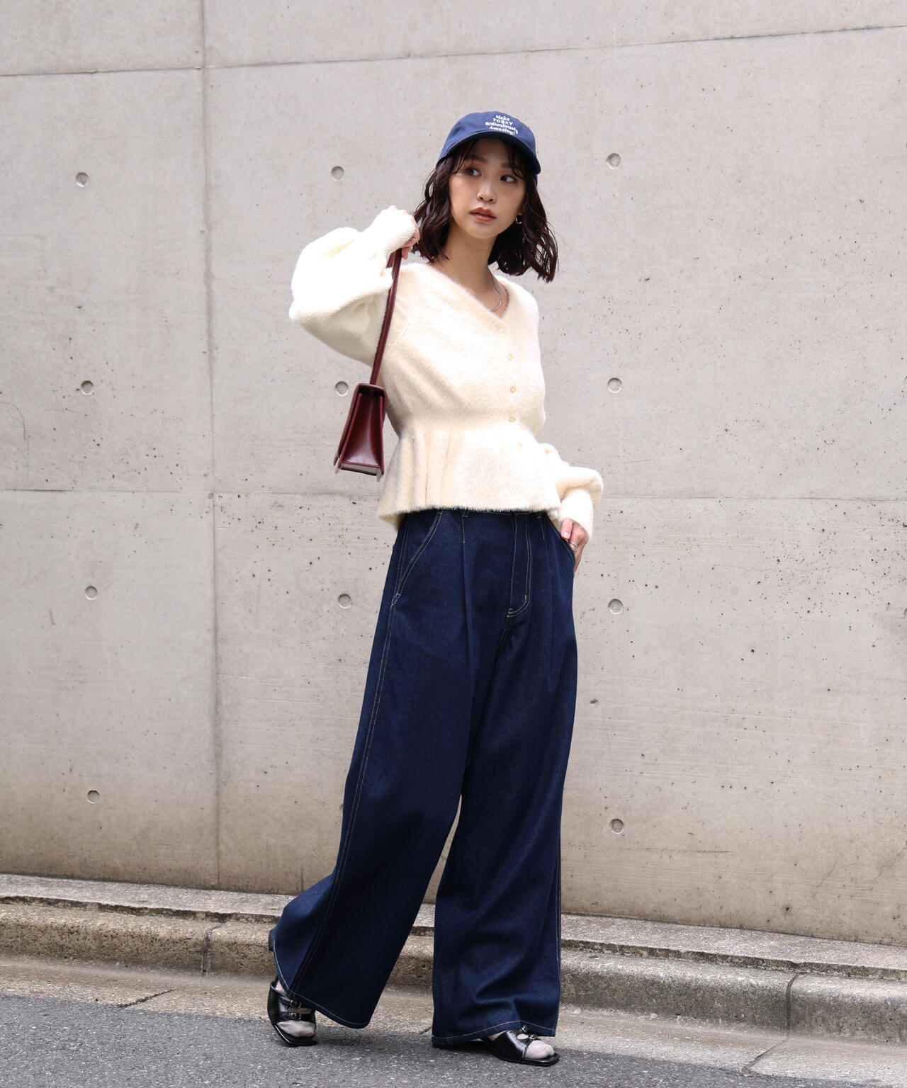 ショートシャギーペプラムニットカーディガン