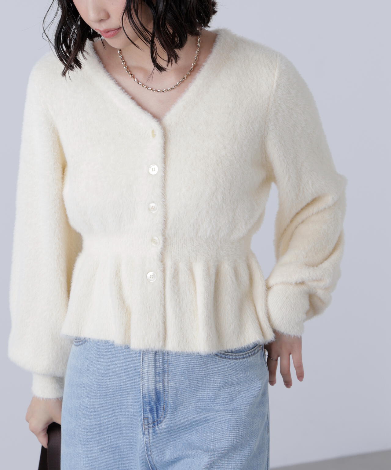 ショートシャギーペプラムニットカーディガン