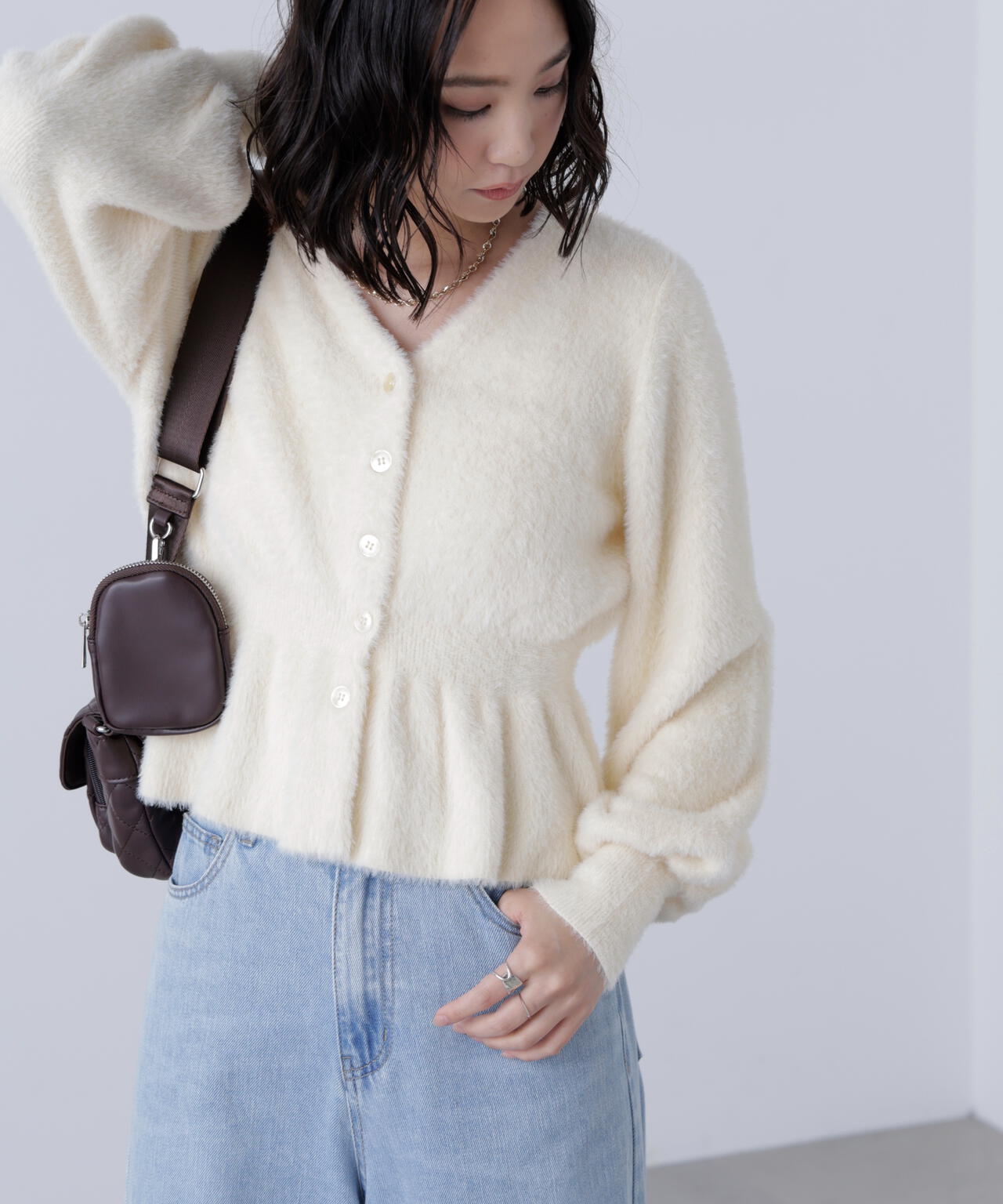 ショートシャギーペプラムニットカーディガン