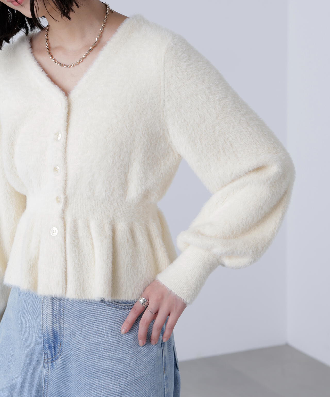 ショートシャギーペプラムニットカーディガン