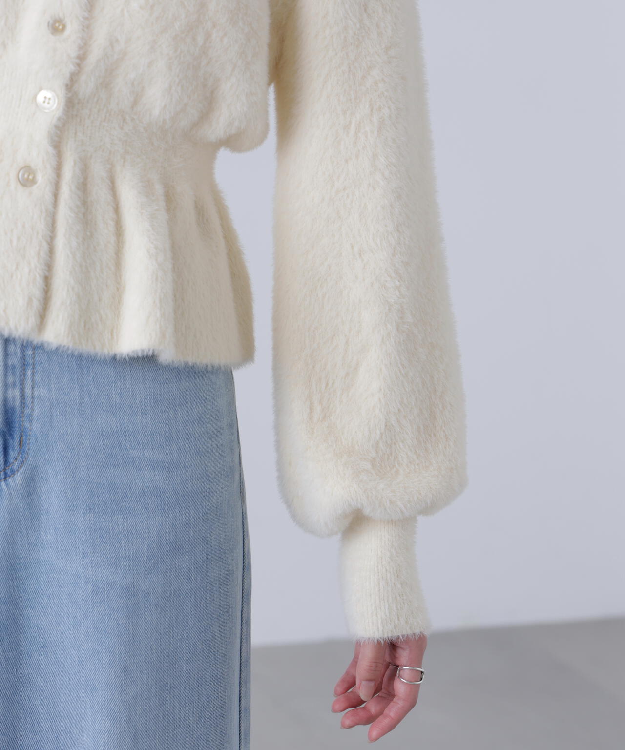 ショートシャギーペプラムニットカーディガン