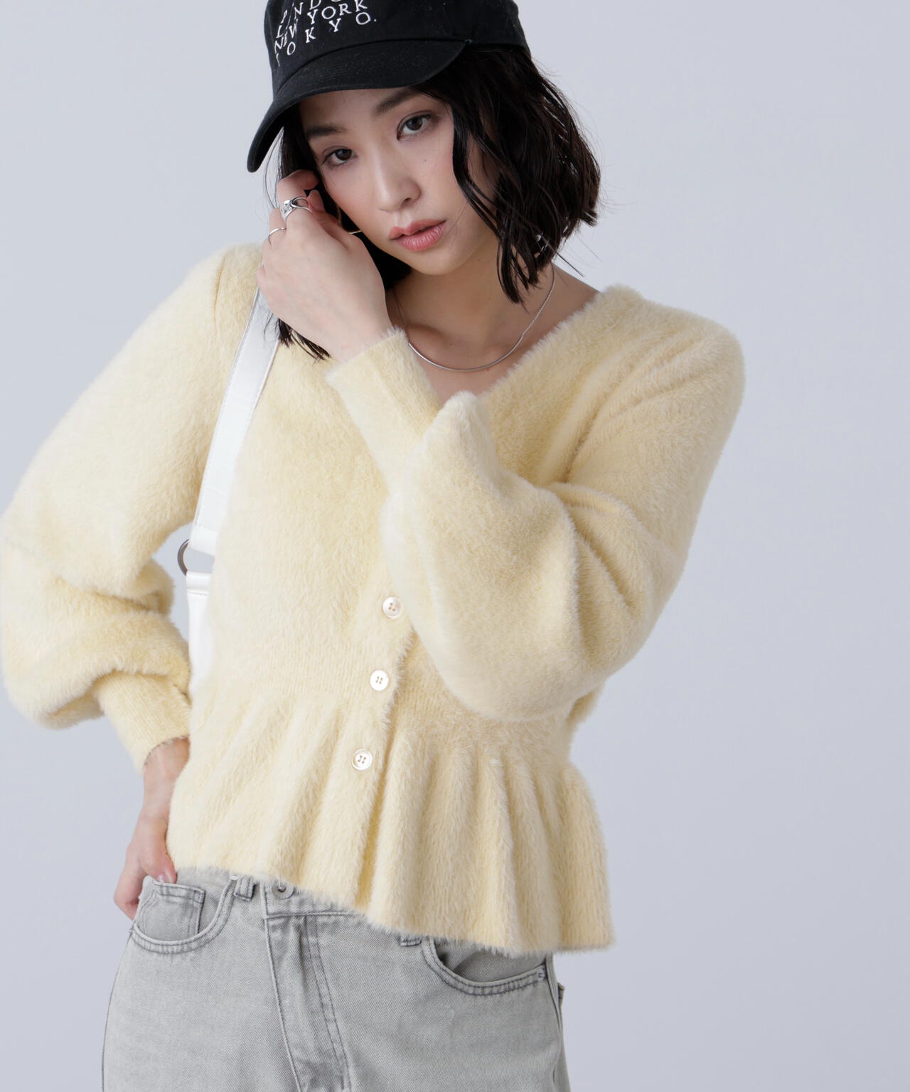 ショートシャギーペプラムニットカーディガン