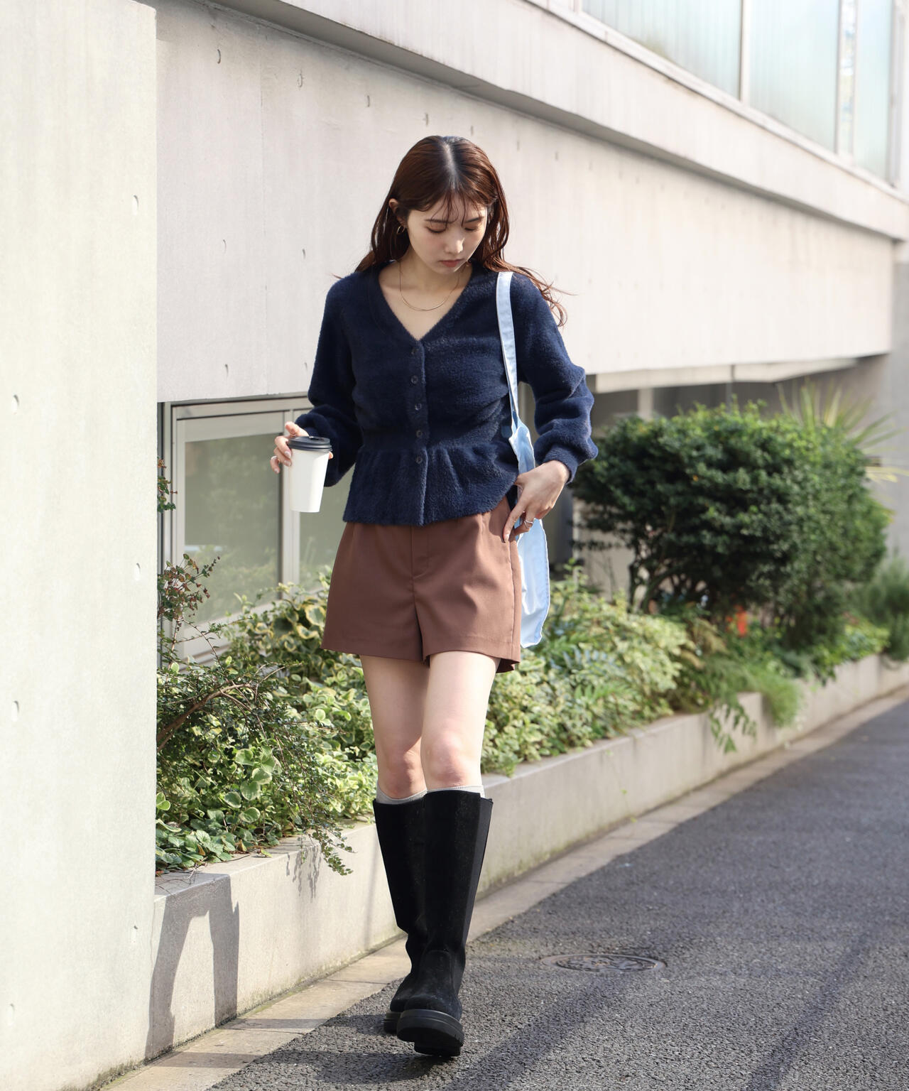 ショートシャギーペプラムニットカーディガン