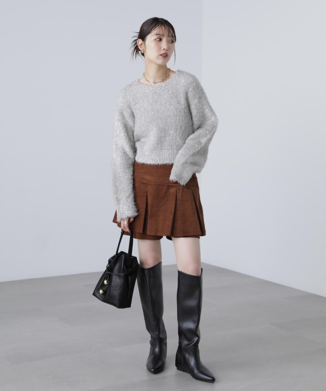 ラメフェザープルオーバーニット