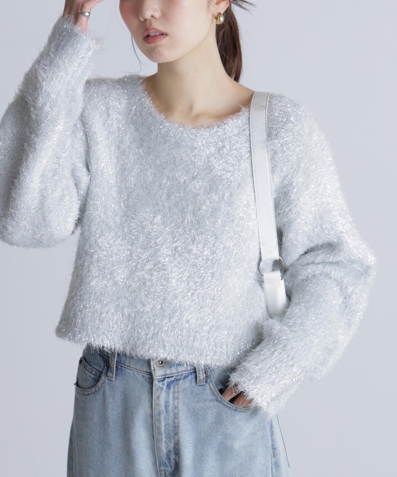 ラメフェザープルオーバーニット