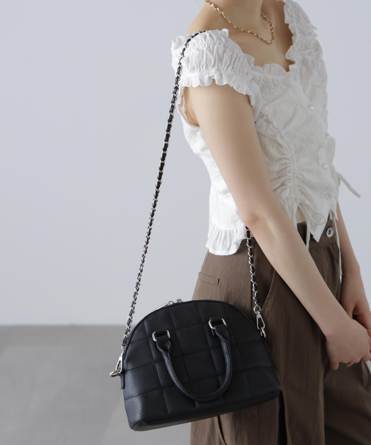 ハーフムーンショルダーバッグ