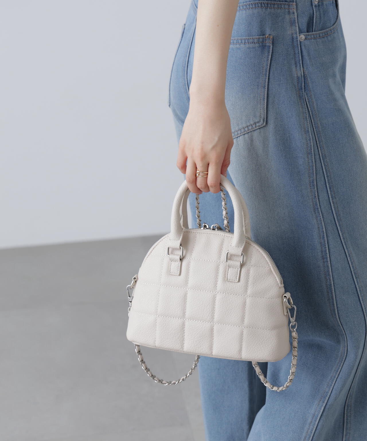 ハーフムーンショルダーバッグ