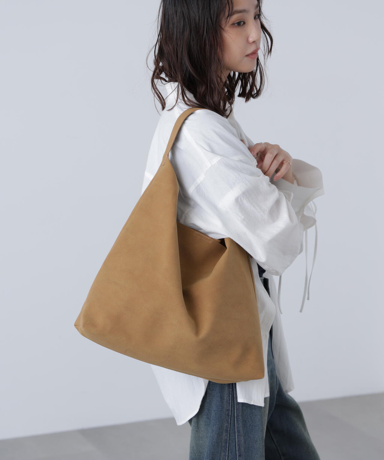 スエードライクショルダーバッグ