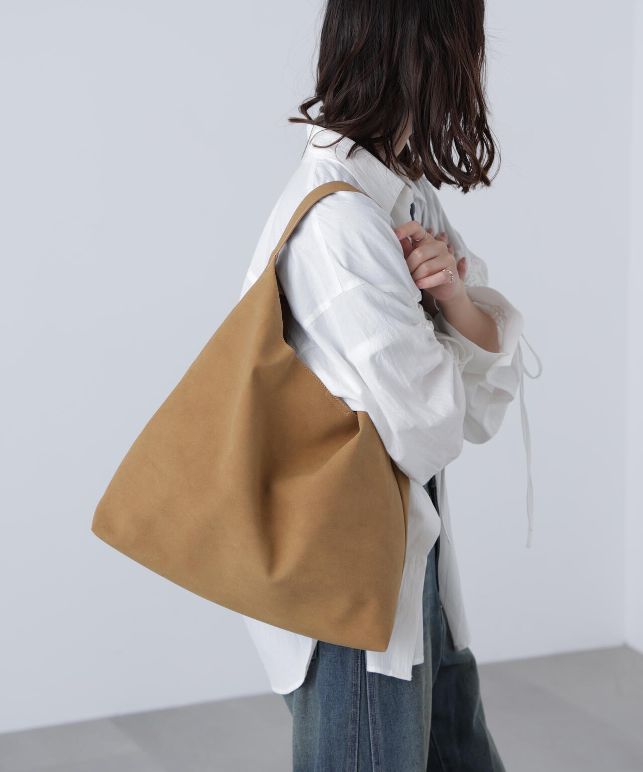 スエードライクショルダーバッグ